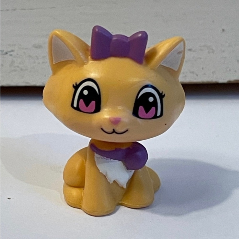 Famosa America Pinypon Anime Figures Pet Animal Orange Cat w/ Purple Bow 1.5"